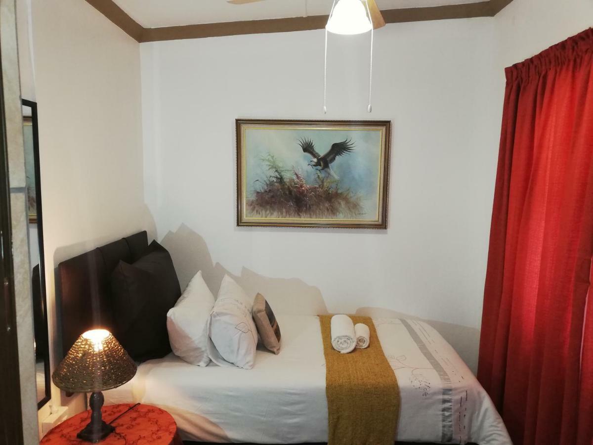 Safari Guesthouse Vryburg 外观 照片