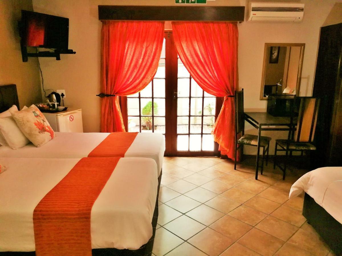 Safari Guesthouse Vryburg 外观 照片